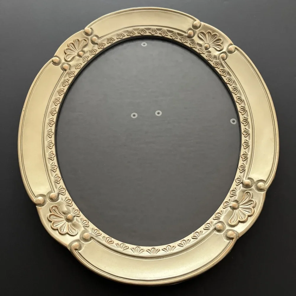 Oval Champagne Tone Ornate Resin Decorel Picture Frame 12x10 Wall or Tabletop